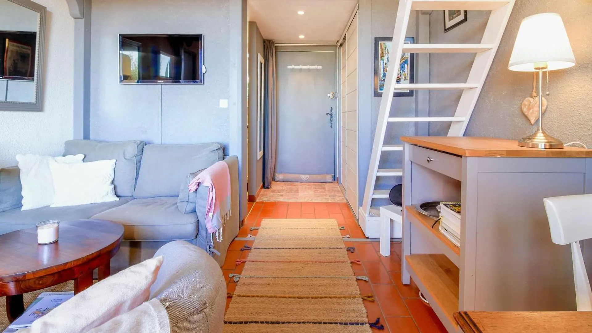 Select'So Home - Superbe T2 Avec Vue Mer Pour Un Sejour Relaxant - Piscine Et Parking Inclus - Paradisia Le Lavandou 0*,