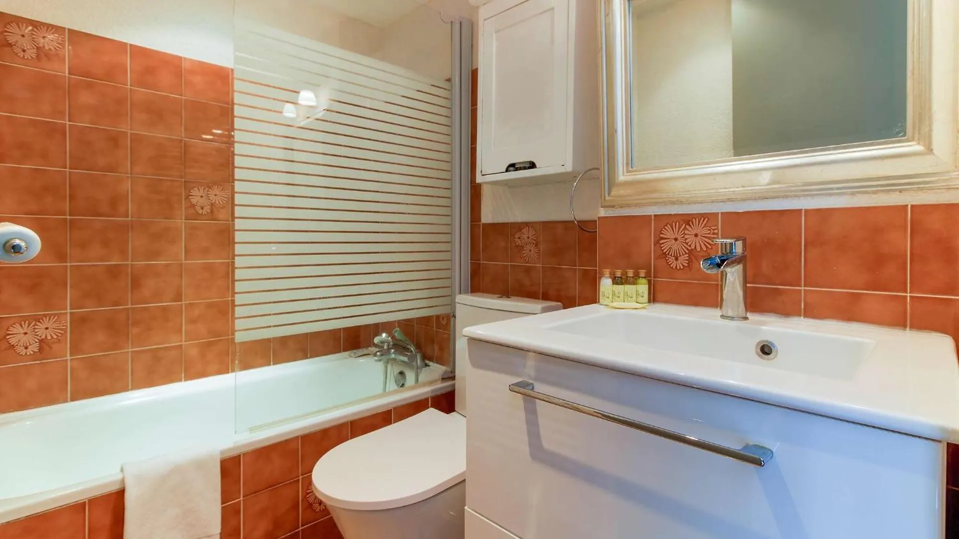 Select'So Home - Superbe T2 Avec Vue Mer Pour Un Sejour Relaxant - Piscine Et Parking Inclus - Paradisia Le Lavandou Apartment